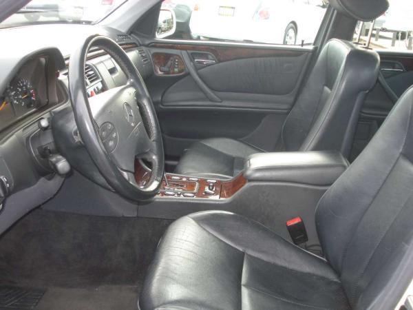 Mercedes-Benz E Class 2001 photo 4