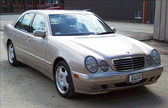 Mercedes-Benz E Class 2001 photo 1