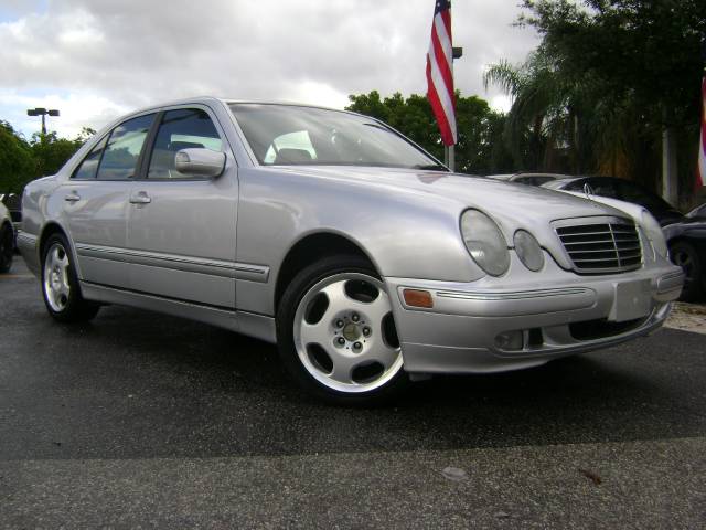 Mercedes-Benz E Class 2001 photo 3