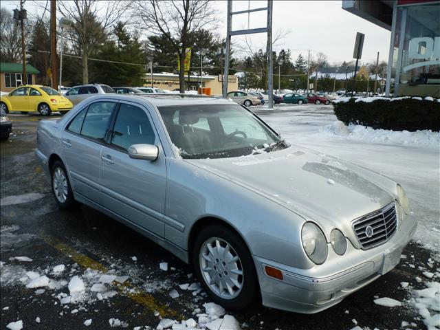 Mercedes-Benz E Class 2001 photo 3