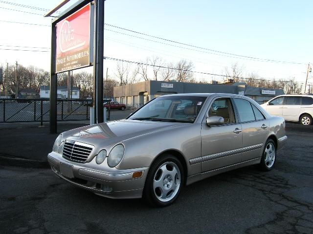 Mercedes-Benz E Class SLT Laramie QUAD CAB Sedan