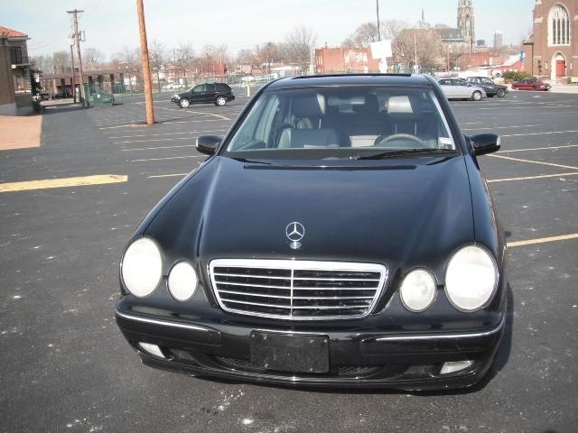 Mercedes-Benz E Class 2001 photo 1