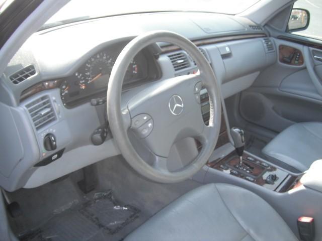 Mercedes-Benz E Class 2001 photo 4