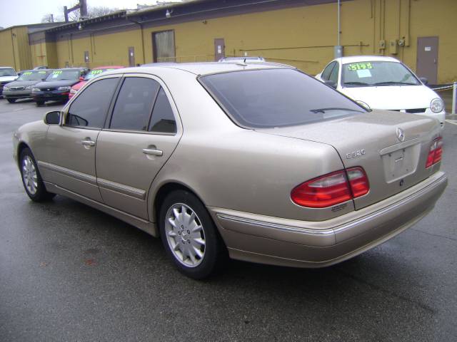 Mercedes-Benz E Class 2001 photo 4