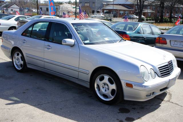 Mercedes-Benz E Class XL, SLT, 4.2l, LTHR Bkts, AM-F Sedan