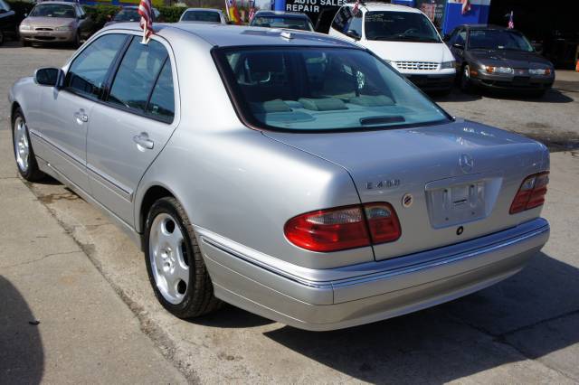 Mercedes-Benz E Class 2001 photo 1