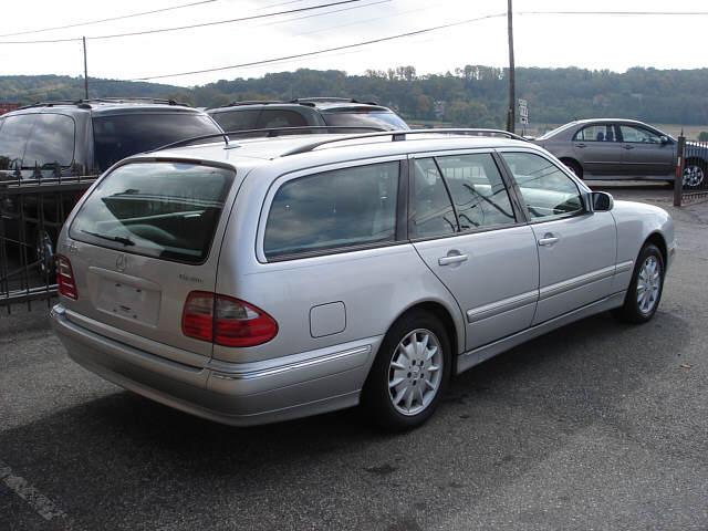 Mercedes-Benz E Class 2001 photo 2