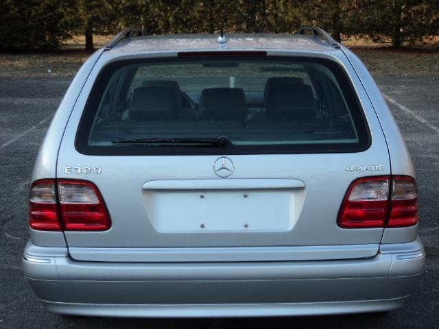 Mercedes-Benz E Class 2001 photo 2