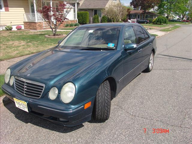 Mercedes-Benz E Class 2002 photo 1