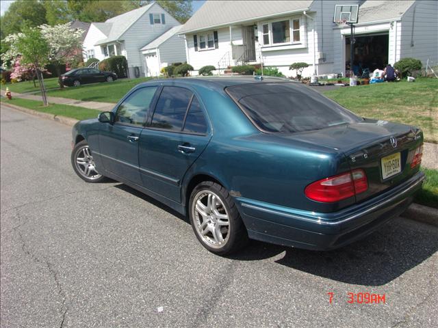 Mercedes-Benz E Class 2002 photo 3