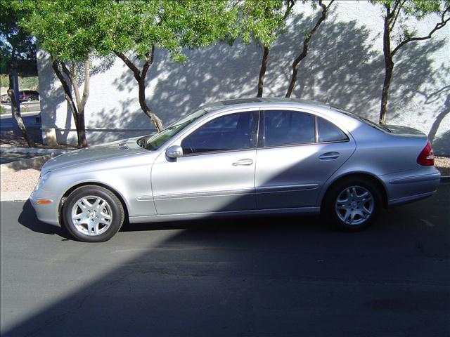 Mercedes-Benz E Class 2003 photo 1