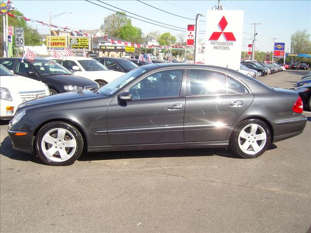 Mercedes-Benz E Class 2004 photo 1