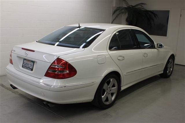 Mercedes-Benz E Class 2004 photo 2