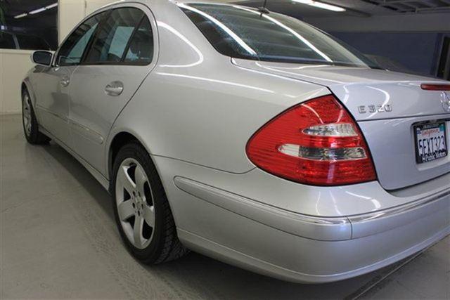 Mercedes-Benz E Class 2004 photo 4