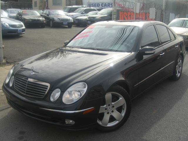 Mercedes-Benz E Class Reg LB 4.7L V8 5-spd AT Grade Sedan