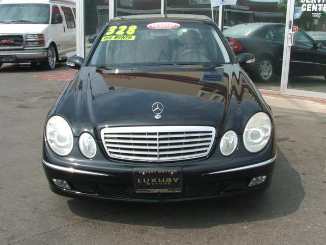 Mercedes-Benz E Class 2004 photo 1