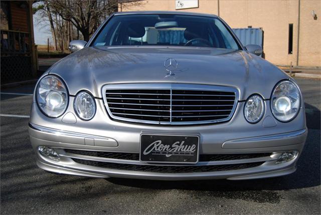 Mercedes-Benz E Class 2004 photo 4