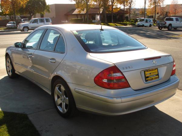 Mercedes-Benz E Class 2004 photo 1