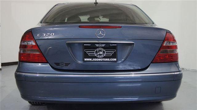 Mercedes-Benz E Class 2004 photo 3