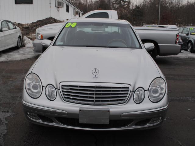 Mercedes-Benz E Class 2004 photo 1