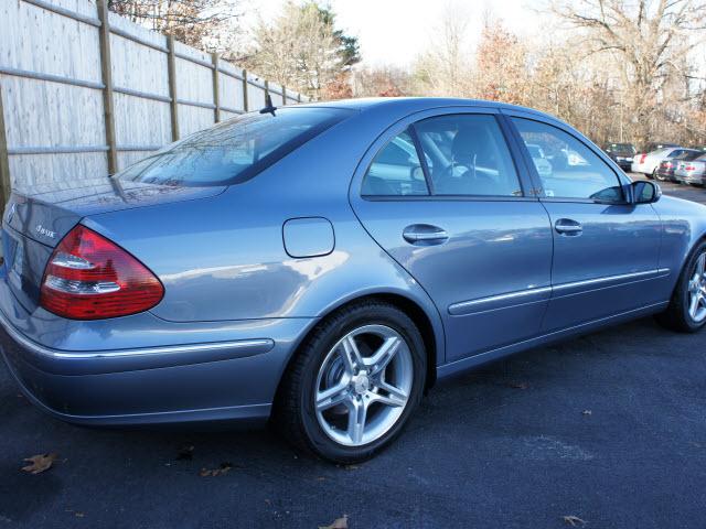 Mercedes-Benz E Class 2004 photo 2