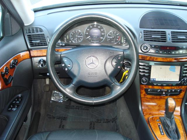 Mercedes-Benz E Class 2004 photo 1