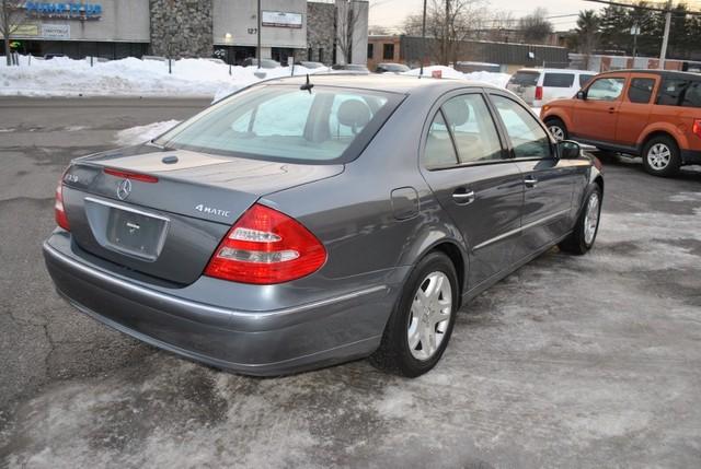 Mercedes-Benz E Class 2005 photo 2