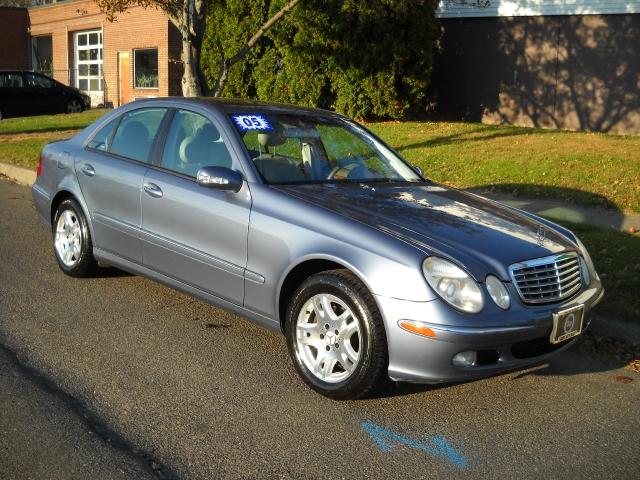 Mercedes-Benz E Class 2005 photo 2