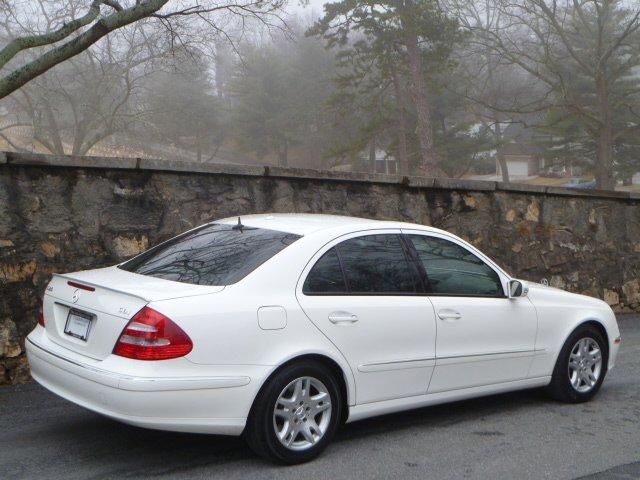 Mercedes-Benz E Class 2006 photo 2