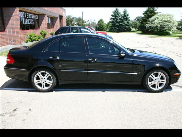 Mercedes-Benz E Class 2006 photo 1