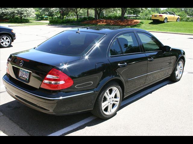 Mercedes-Benz E Class 2006 photo 2