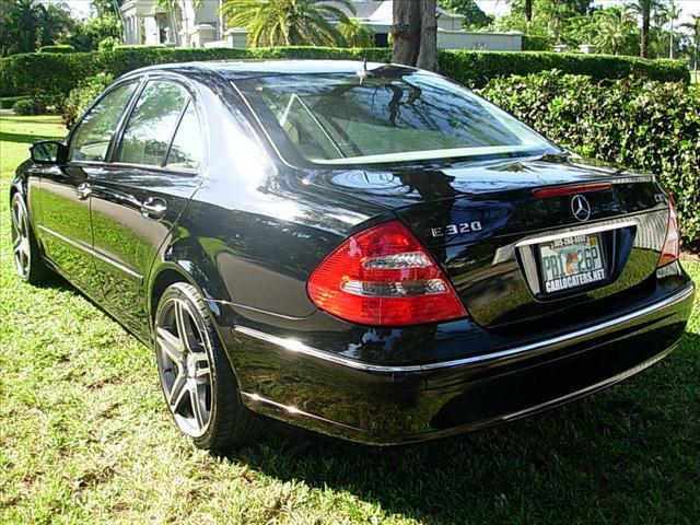 Mercedes-Benz E Class 2006 photo 1