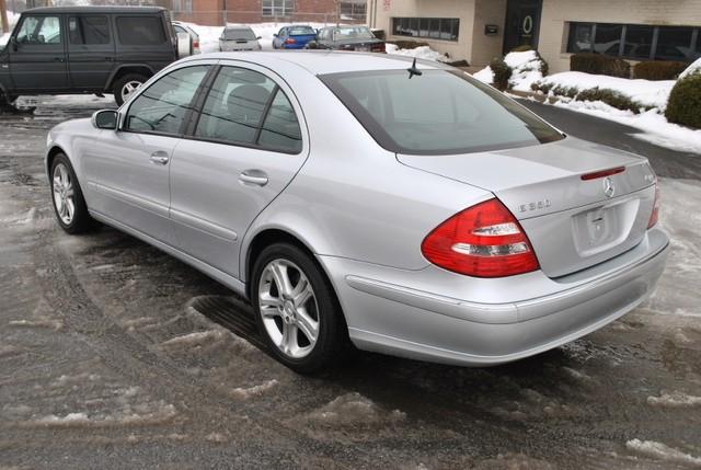 Mercedes-Benz E Class 2006 photo 2