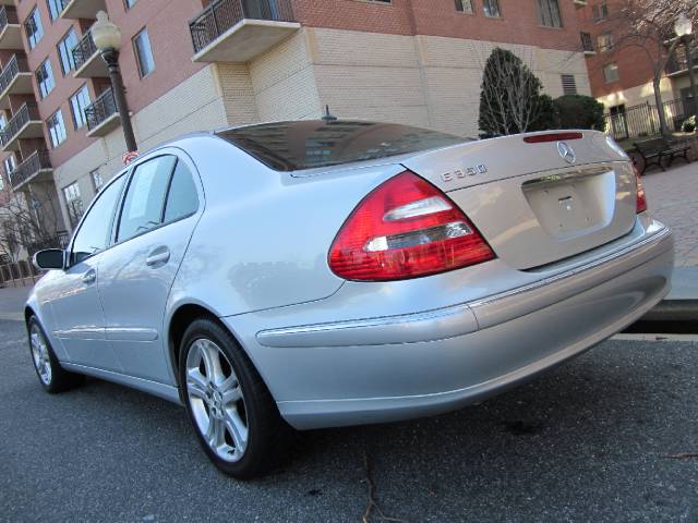 Mercedes-Benz E Class 2006 photo 2