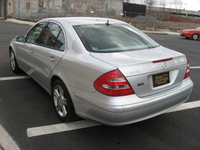 Mercedes-Benz E Class 2006 photo 1