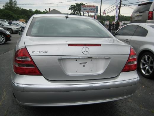 Mercedes-Benz E Class 2006 photo 2