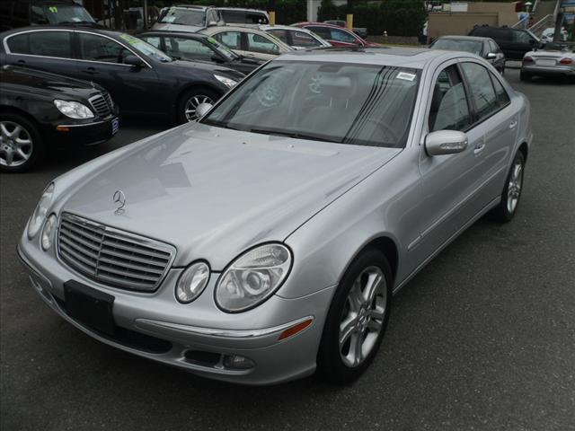 Mercedes-Benz E Class 2006 photo 1