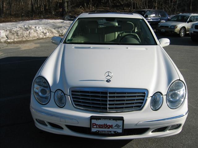 Mercedes-Benz E Class 2006 photo 2