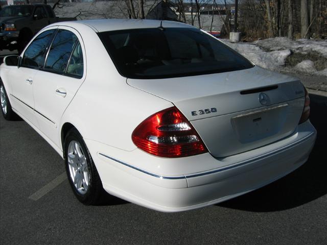 Mercedes-Benz E Class 2006 photo 4