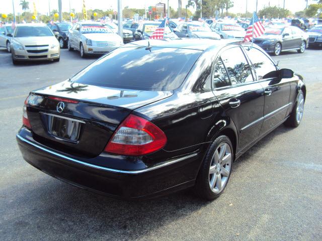 Mercedes-Benz E Class 2006 photo 2