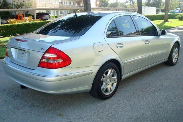 Mercedes-Benz E Class 2WD Supercrew 139 XLT Sedan