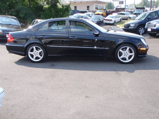 Mercedes-Benz E Class 2006 photo 2