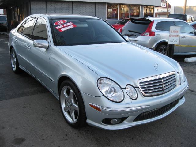 Mercedes-Benz E Class Hemi-slt Sedan