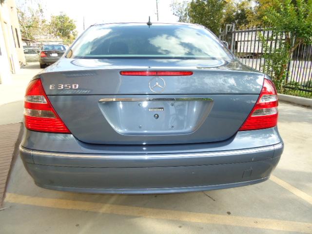 Mercedes-Benz E Class 2006 photo 2