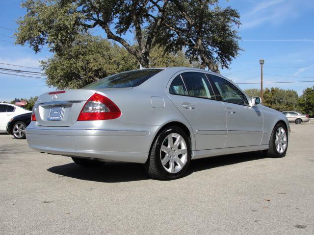 Mercedes-Benz E Class 2007 photo 2