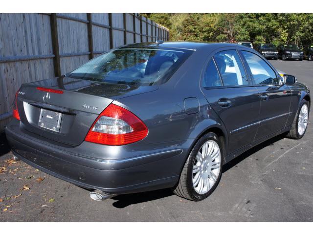 Mercedes-Benz E Class 2007 photo 2