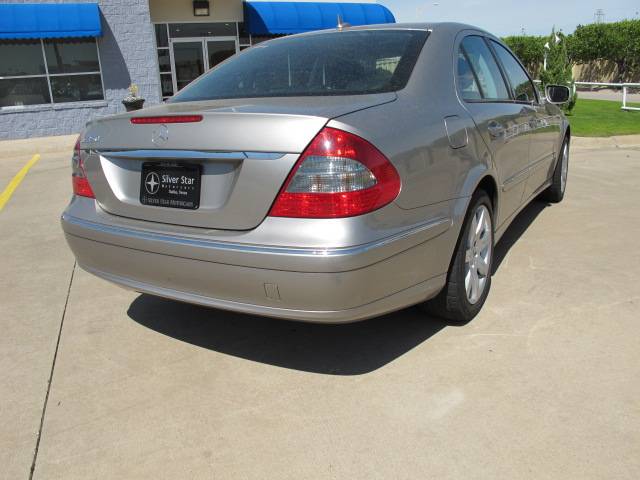 Mercedes-Benz E Class 2007 photo 4