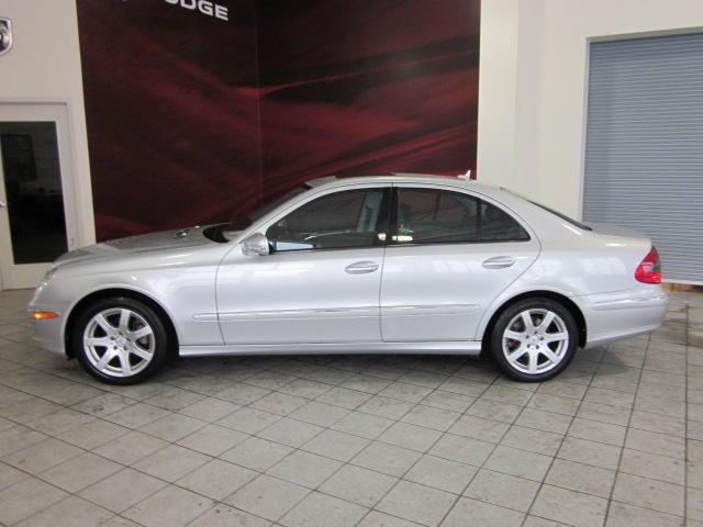 Mercedes-Benz E Class 2007 photo 1