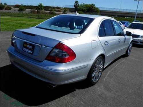 Mercedes-Benz E Class 2007 photo 4