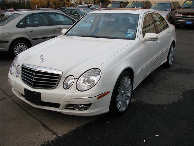 Mercedes-Benz E Class 2007 photo 1